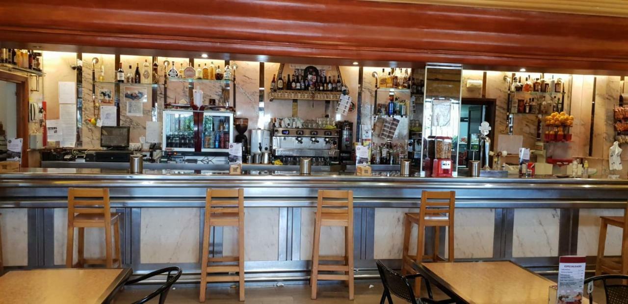 Hostal Restaurante El Cruce Padul Εξωτερικό φωτογραφία